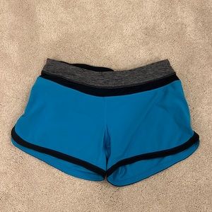 Lululemon Women's Shorts Zippered Waistband Blue Size 6